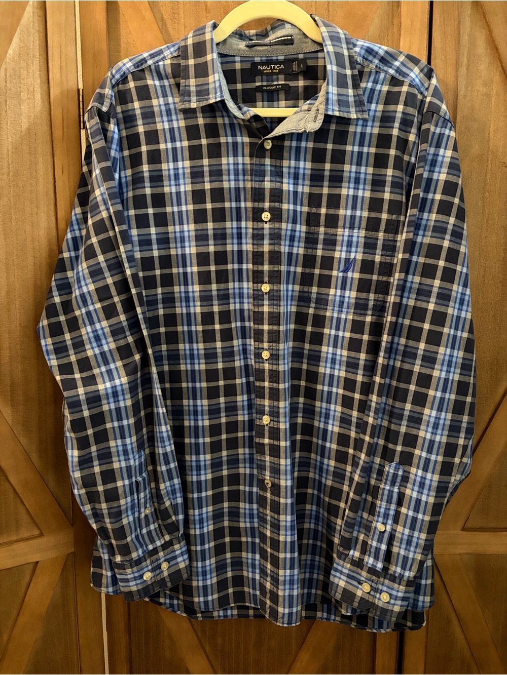NAUTICA Men's Navy and Light Blue Plaid Button-Down Shirt SIZE LARGE